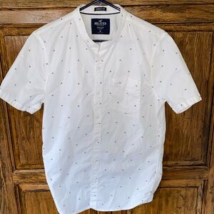 Hollister button down short sleeve shirt